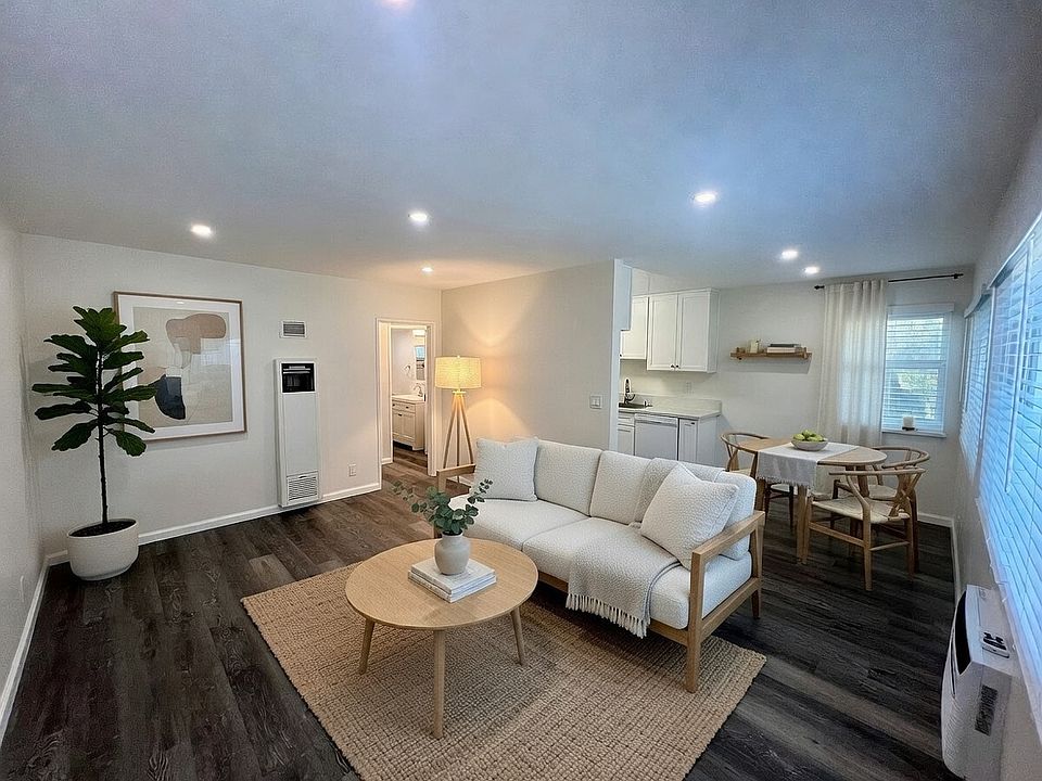 1st image of 15025 Burbank Blvd APT 2