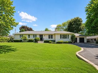 281 Pinehurst Dr, Oakville, ON L6J4X2