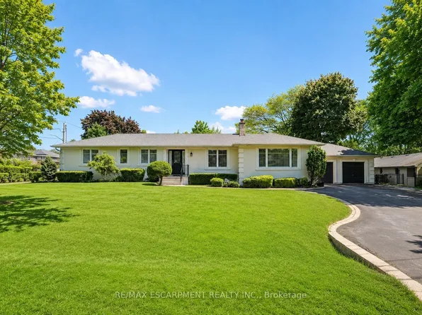 281 Pinehurst Dr, Oakville, ON L6J 4X2