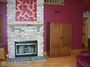 3rd image of 46 Tamarack Ln