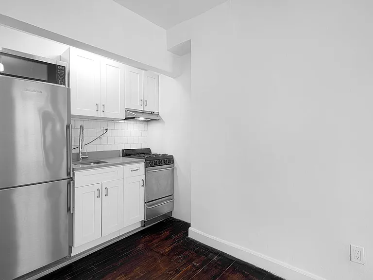 21 Grove St #2A — Photo 5