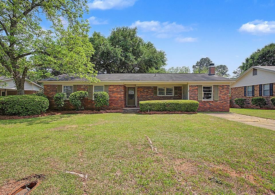 1st image of 2306 Pembroke Dr