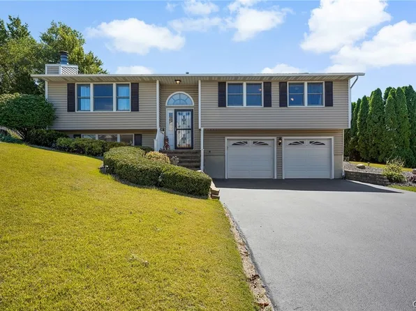 202 Chestnut Hill Dr, Liverpool, NY 13088