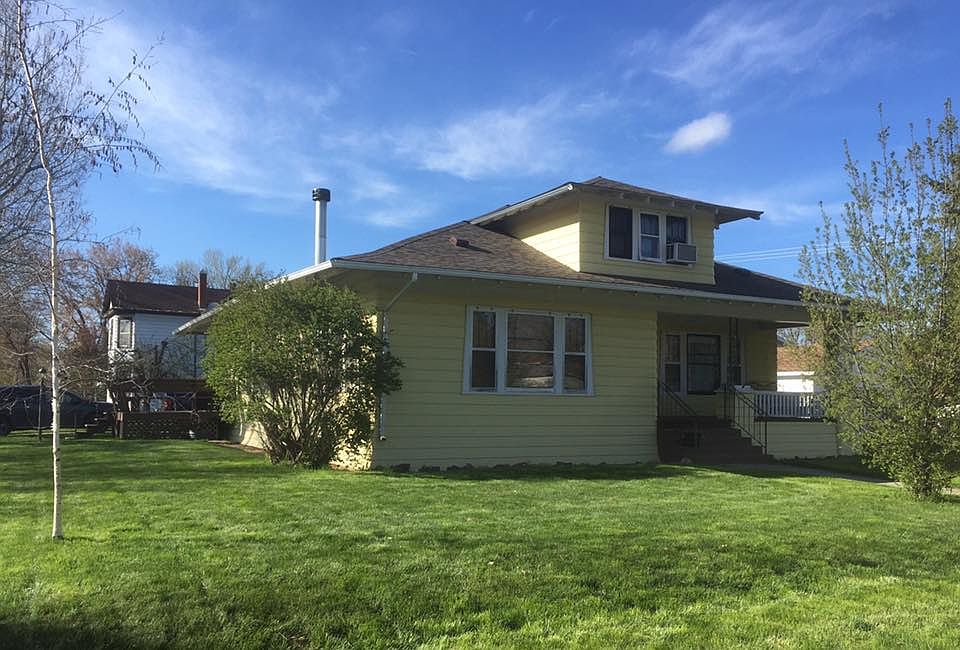 Beautiful corner lot

