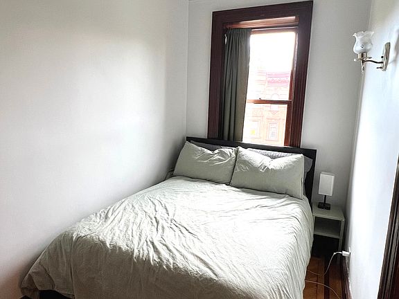 4th image of 371 Sterling Pl APT 3