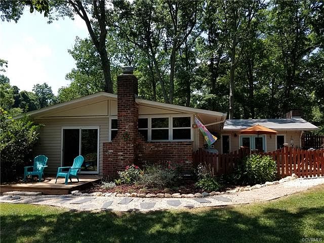 1st image of 8309 Robert Bruce Dr
