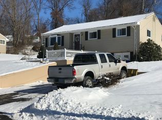 135 Robert Dr, South Windsor, CT 06074