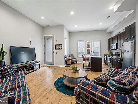 2nd image of 1623 Ridge Ave #1