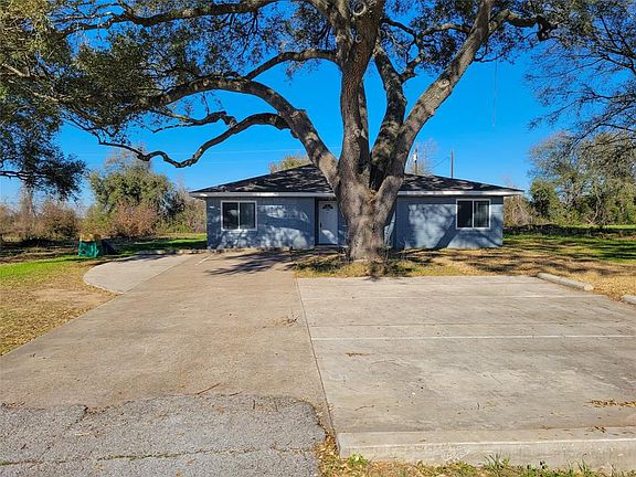 3rd image of 45080 Highway 290 N