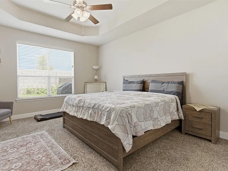 1012 Kensington Way — Photo 15