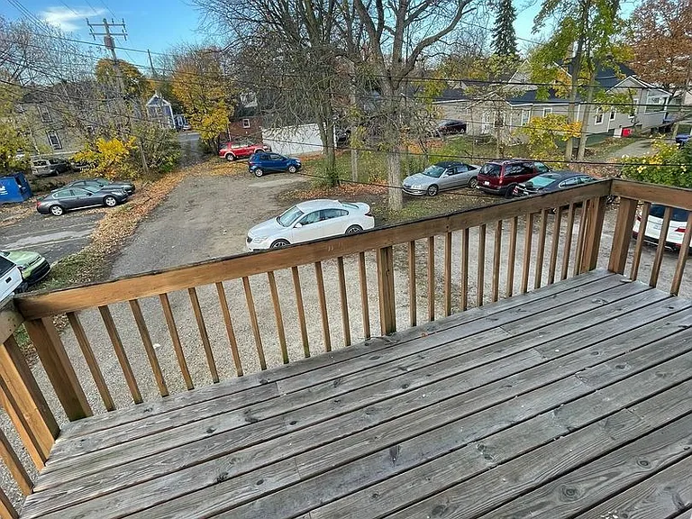 211 Ballard St — Photo 30
