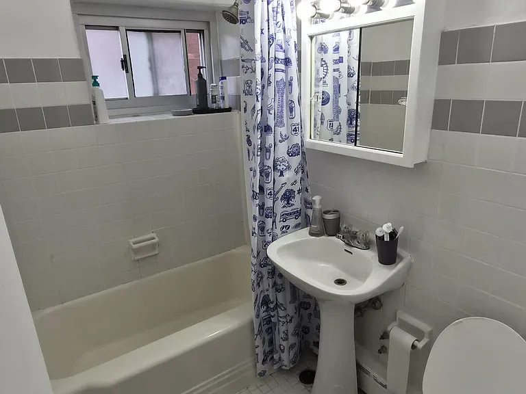 4970 N Marine Dr #721 — Photo 15