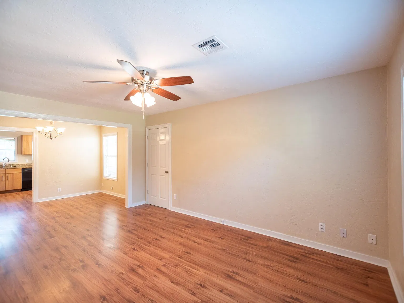 514 Chickasha Street — Photo 3