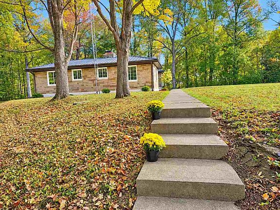 3rd image of 3794 Beech Grove Ln