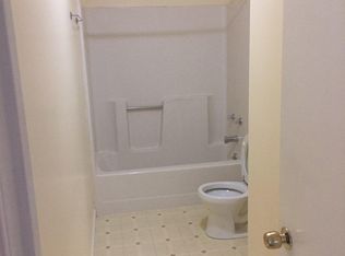 413 E Washington St #1-4, Strasburg, VA 22657