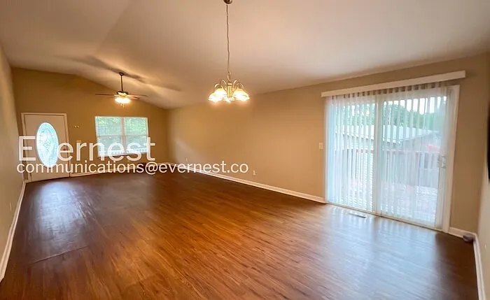 61 Corley Ave — Photo 5