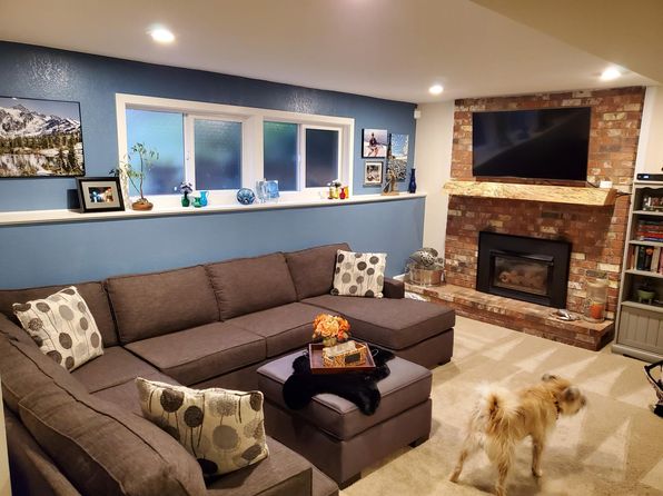 210 Capella Dr NW