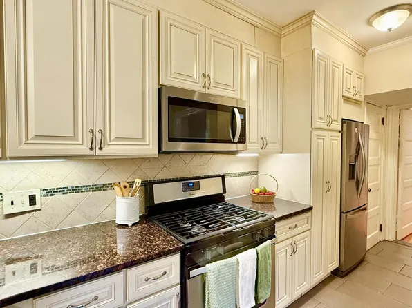 17 Aiken Ave, Princeton, NJ 08540