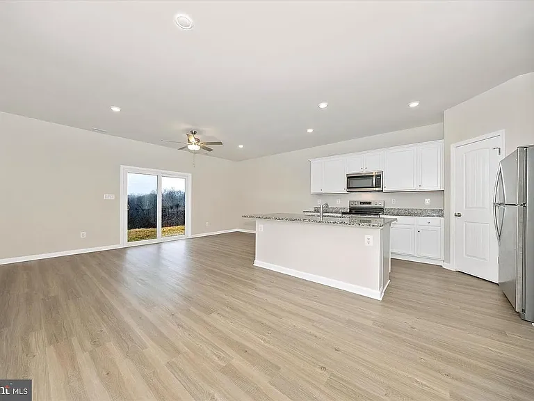 45 Bloomsbury St — Photo 2