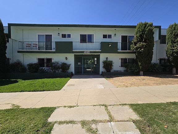2nd image of 2624 Marathon St #19