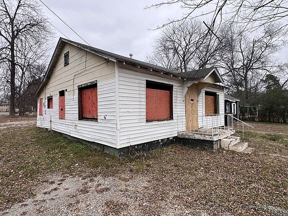 2nd image of 818 Curtis St