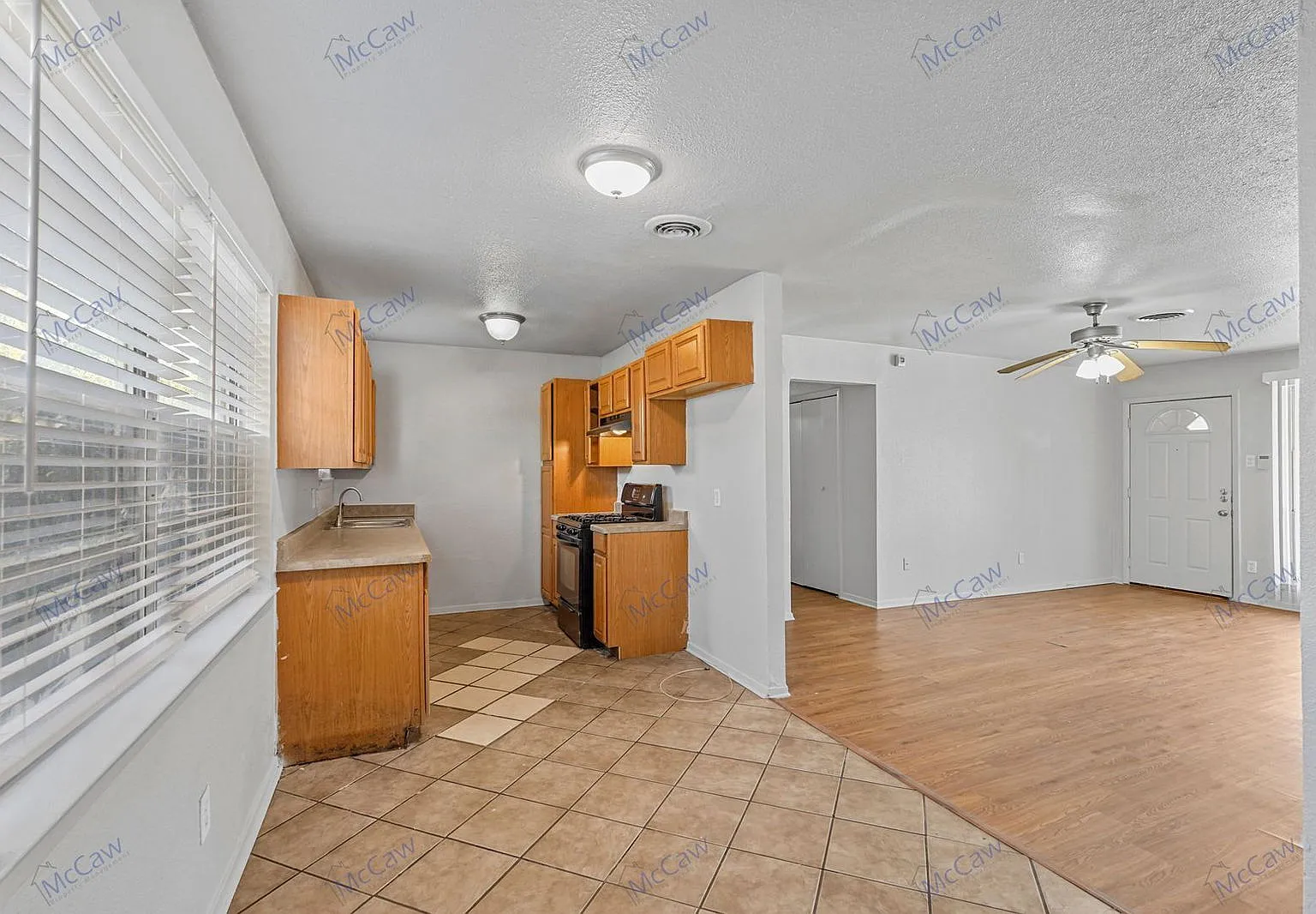 3 bed, 1.5 bath, 1108 sqft, $1,650 — Photo 4
