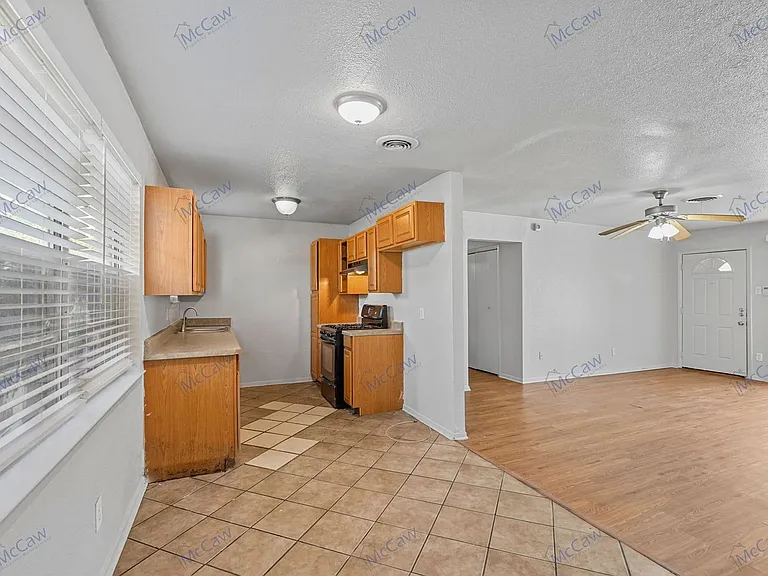 3204 Caribbean Dr — Photo 4