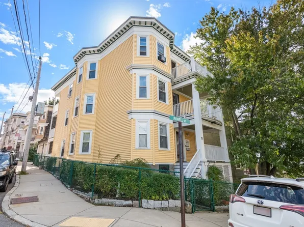 25 Rowell St, Dorchester, MA 02125