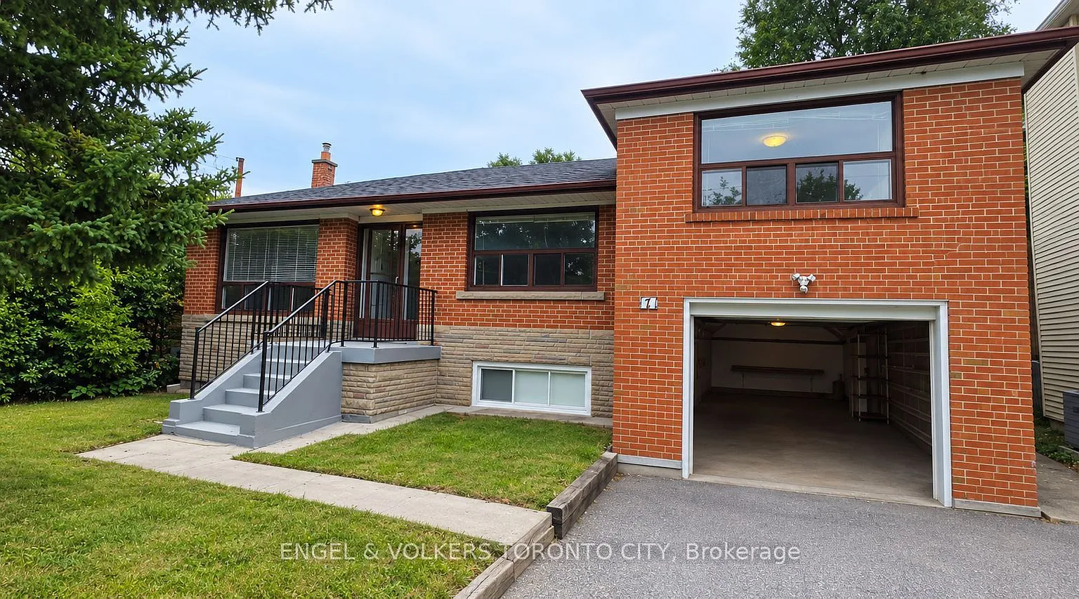 4 bed, $4,100 — Photo 1