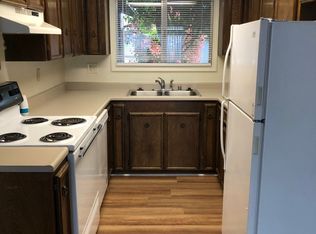 1106 Layton Rd APT F, Redding, CA 96002