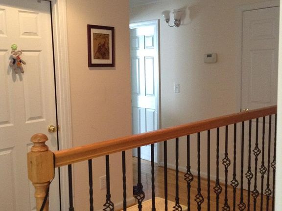 Upstairs Hallway to Bedrooms