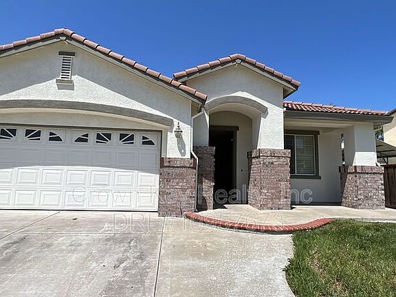 2nd image of 4757 Twin Oaks Dr