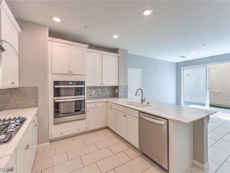 2508 Valdanos Pl — Photo 13