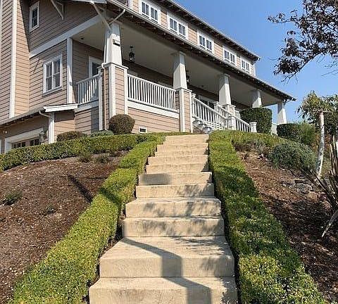 2nd image of 402 Rebecca Dr