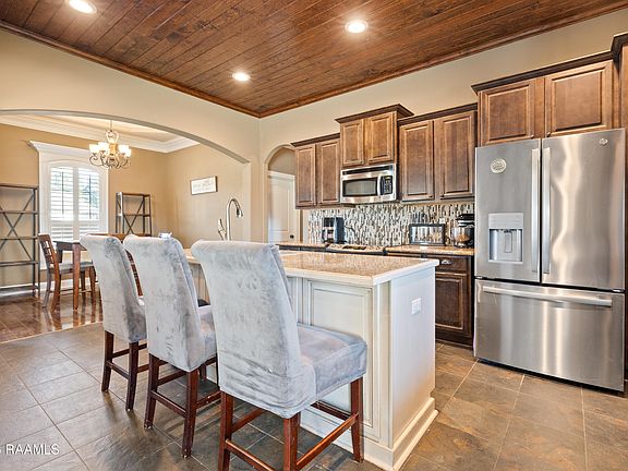 4th image of 104 Oak Shadows Dr