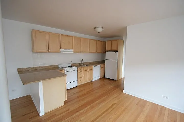 Kenwood Court — Photo 29