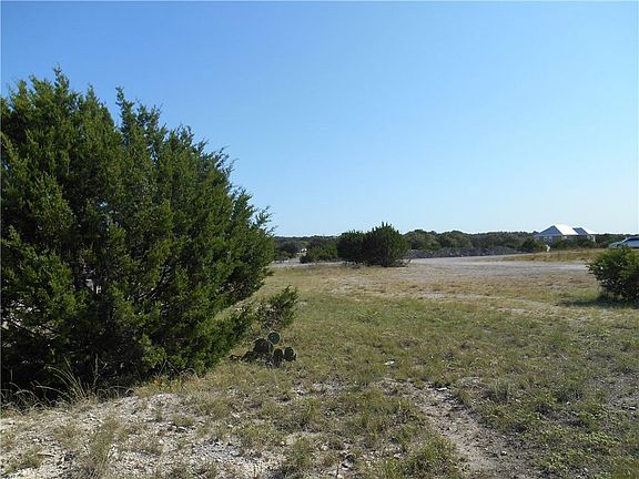 5th image of 21509 Thoreau Ln