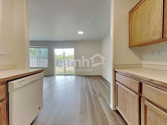 5th image of 18631 29th Ave E