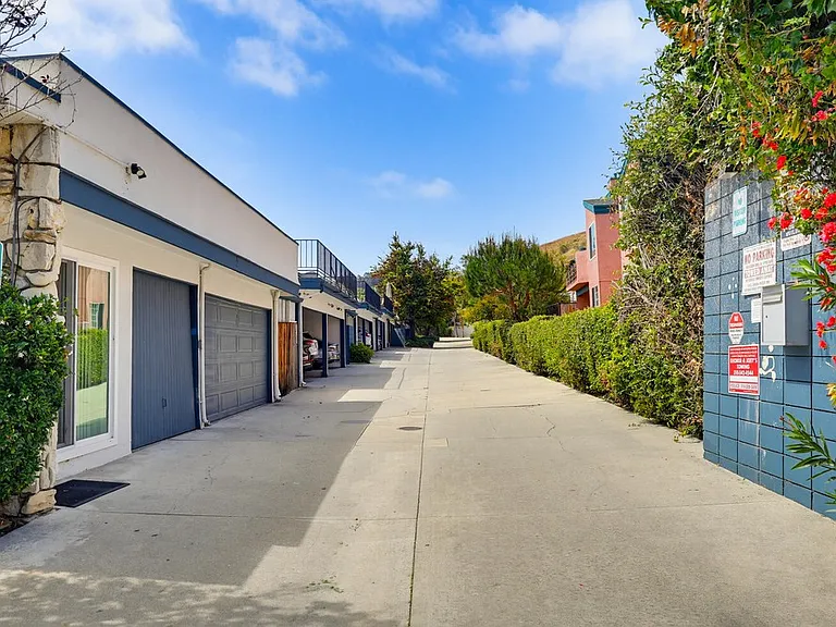 3650 Newton — Photo 10