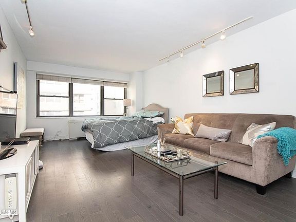 5th image of 10 W 15th St APT 922