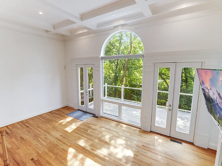 1332 N Oak St — Photo 20