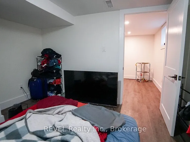 50 Pelham Rd — Photo 32