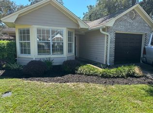220 Parkwood Cir, Niceville, FL 32578