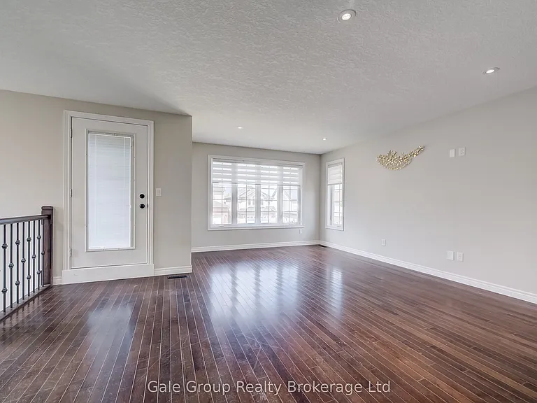 151 Norwich Ave — Photo 17