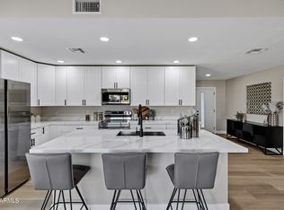 2406 W Los Lagos Vis, Mesa, AZ 85202