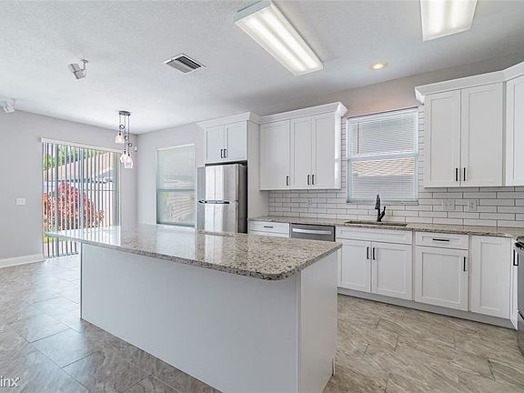 4th image of 8814 Cypress Hammock Dr