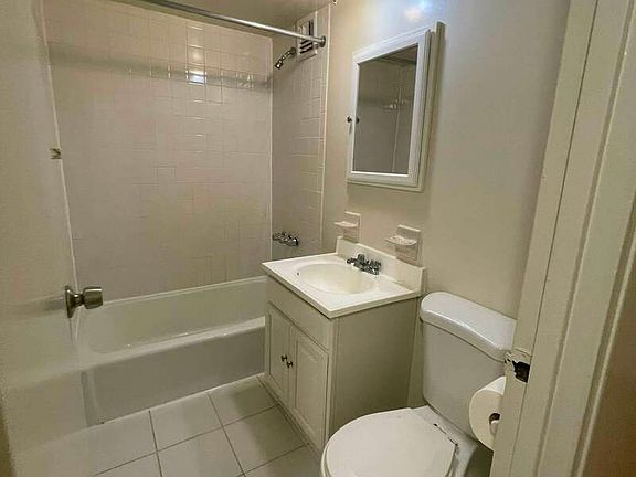 4th image of 329 E 63rd St APT 2F