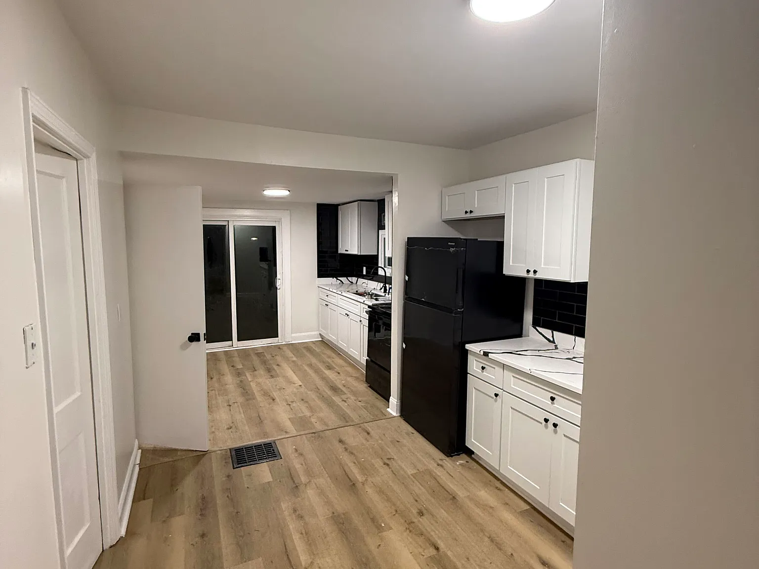 3 bed, 1348 sqft, $1,600 — Photo 2