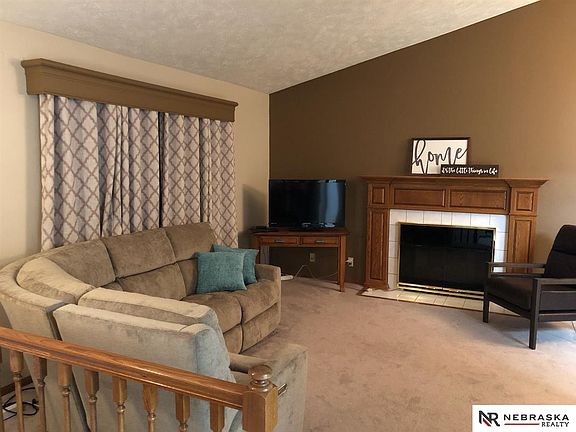 2nd image of 805 Crest Dr
