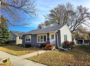 302 E 2nd St, Morris, MN 56267